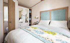 Abi Holiday Home - Brynteg Country & Leisure Retreat